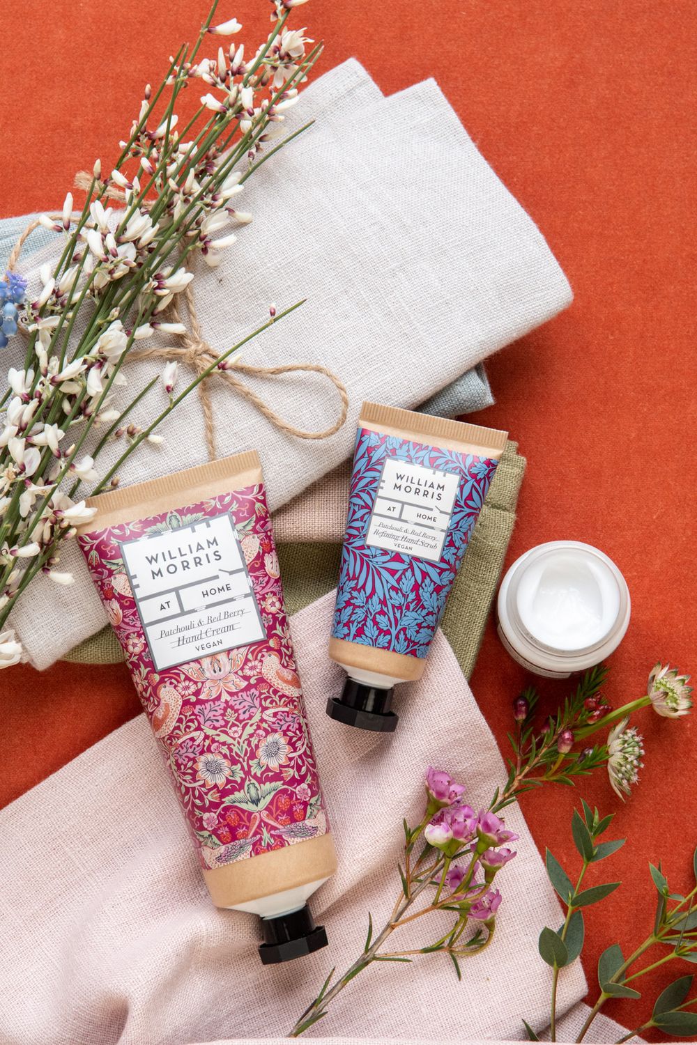heathcote-ivory-strawberry-thief-handcreme-trio-3x30-ml-beere image 3