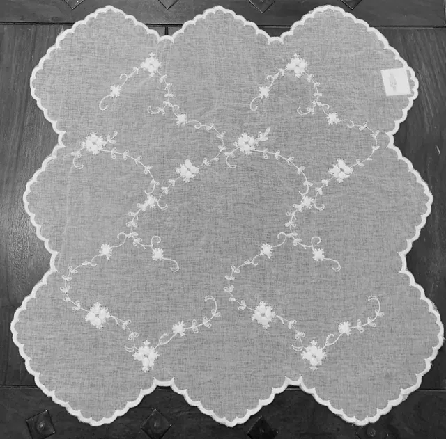 van-deurs-deckchen-bestickt-45x45-cm-pure-white-polyester image 1