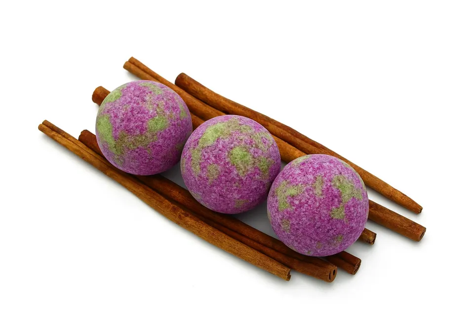 nesbel-beauty-badebombe-beeren-badekugel-125-g-traubenkern-l image 1
