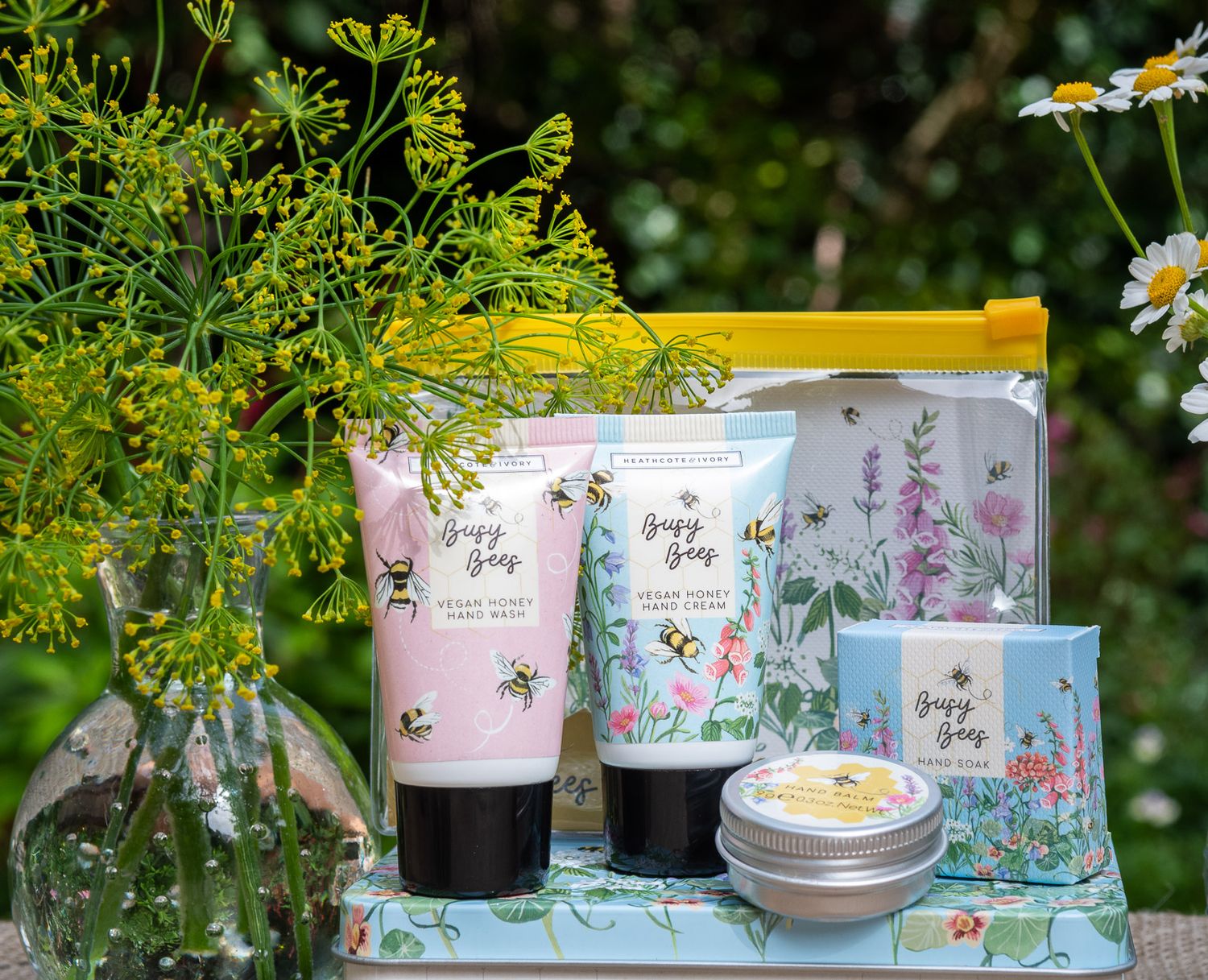 heathcote-ivory-busy-bees-handpflege-set-99-ml-honig-vegan image 2