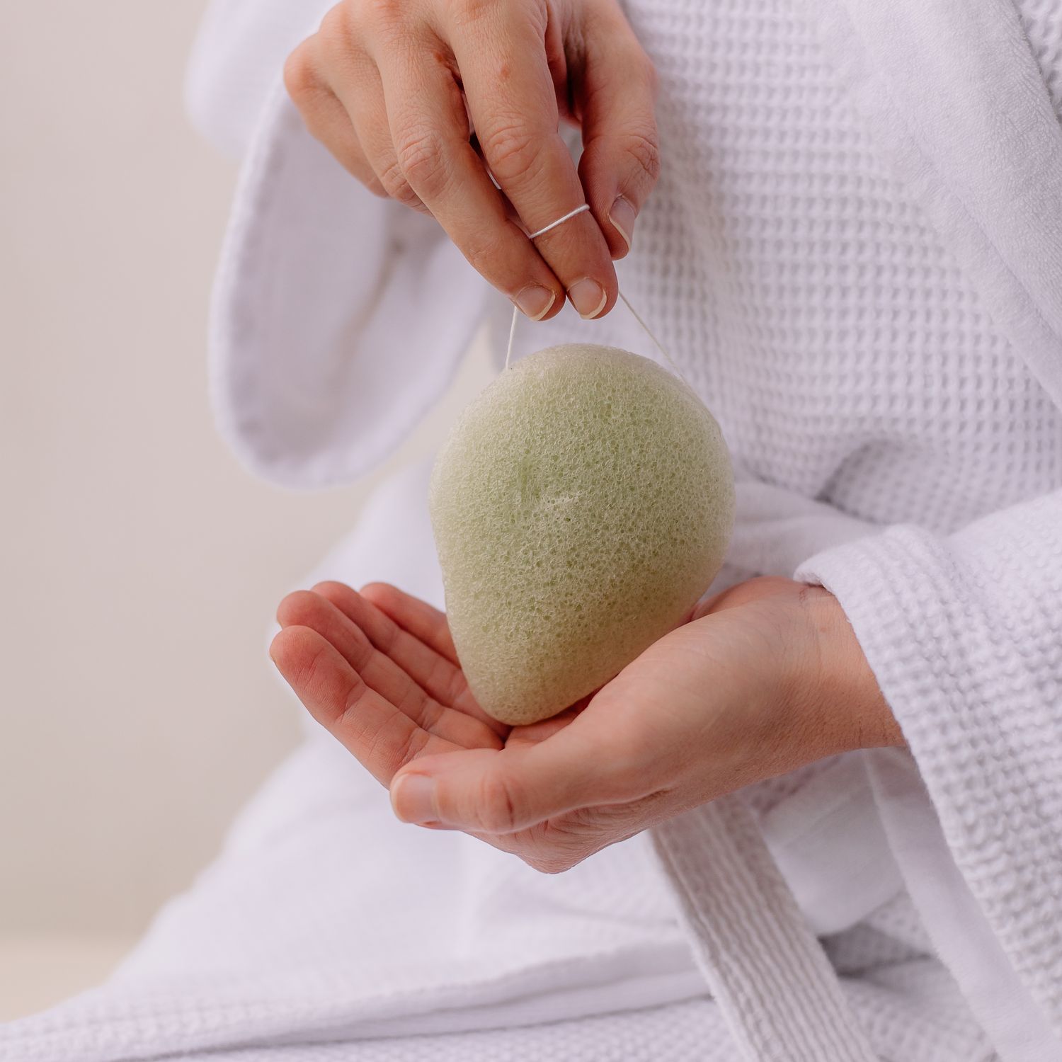 konjac-gesichtsschwamm-bambuskohle-gr-n-naturpeeling image 2