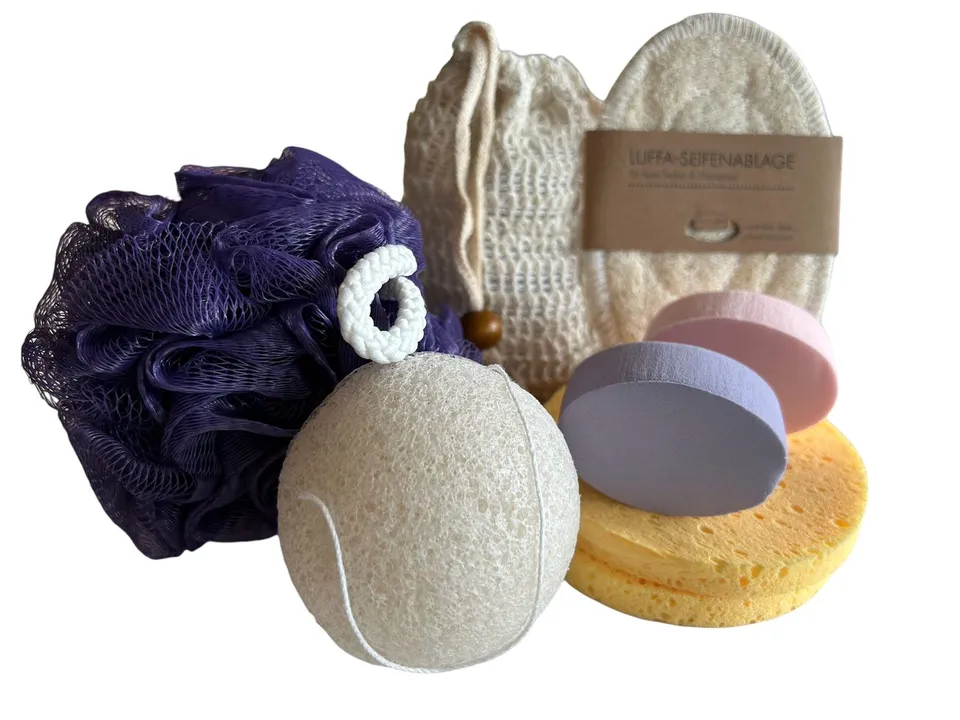 reinigungsschwamm-set-6-teilig-mit-konjac-schwamm-und-luffa-ablage image 1